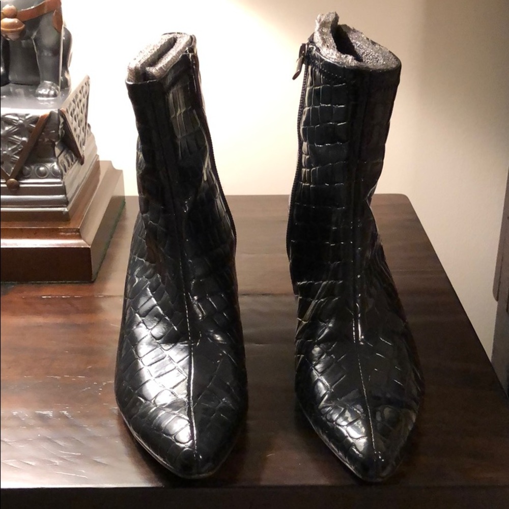 Black Boot - image 1